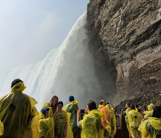 before you book a Niagara Falls tour